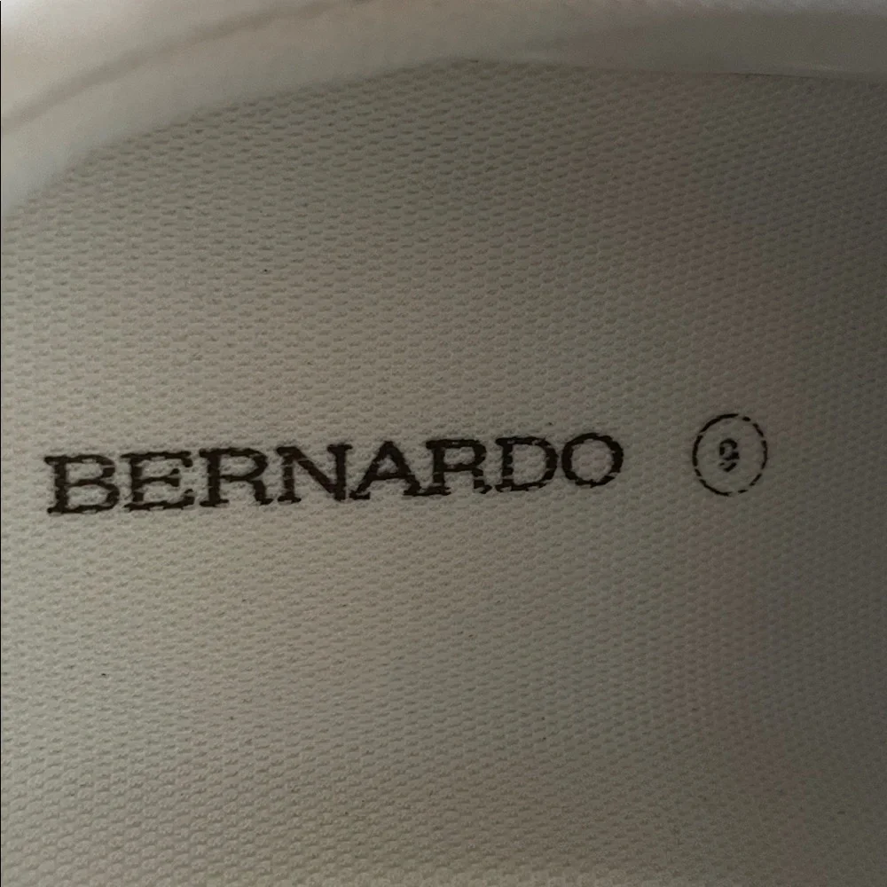 Bernardo Tatum Leather Logo Sneakers Low-Top Sneakers B46 NWOT Size 9 - Picture 12 of 14